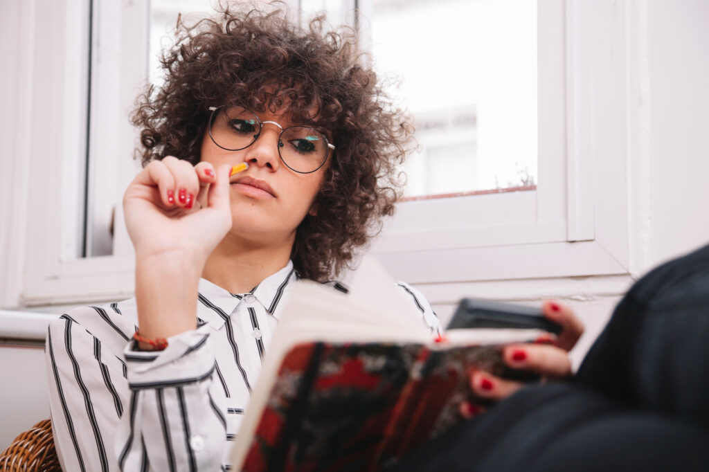 ¿Por qué decimos “ocupo” cuando queremos decir “necesito”?